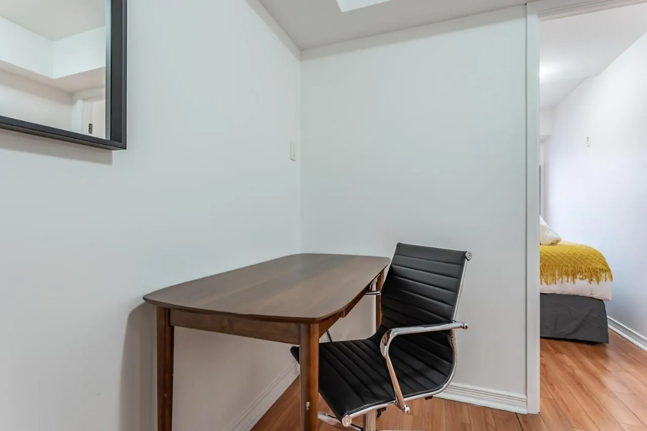 Kensington Place Apartments 0*, Toronto Kanada